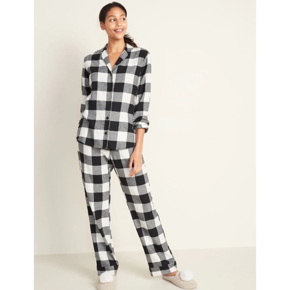 Old Navy Gray Plaid 2 Piece Pajama Set Matching Family Holiday Christmas Unisex
